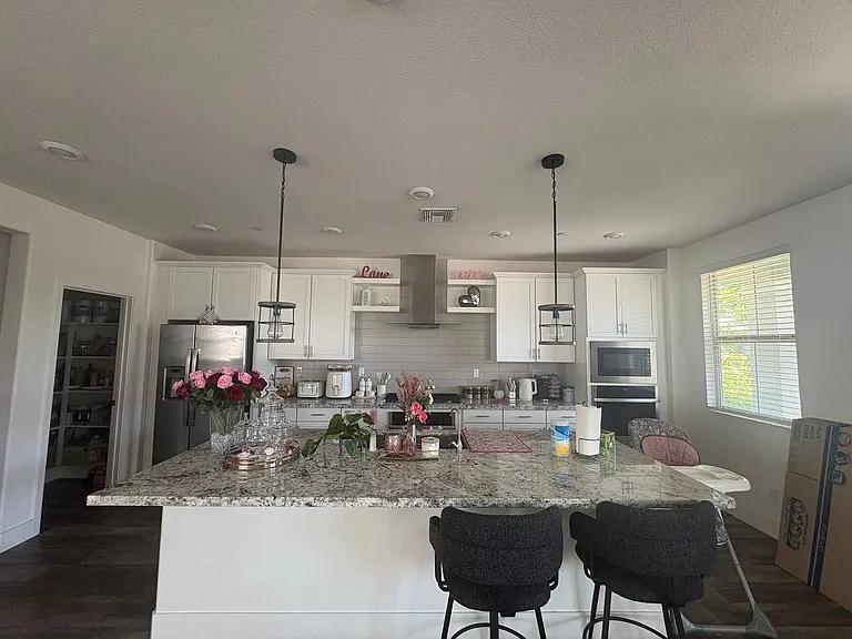 1839 Yellowwood Ave — Photo 2