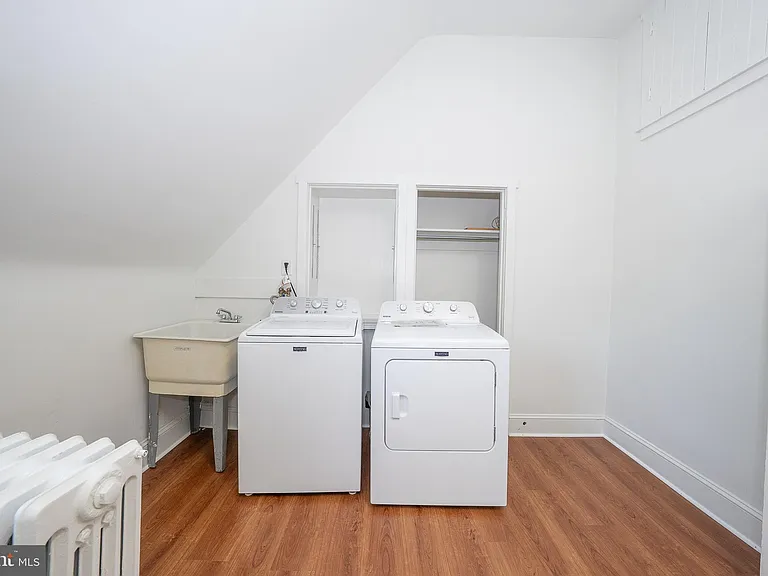 504 Harriton Rd — Photo 52