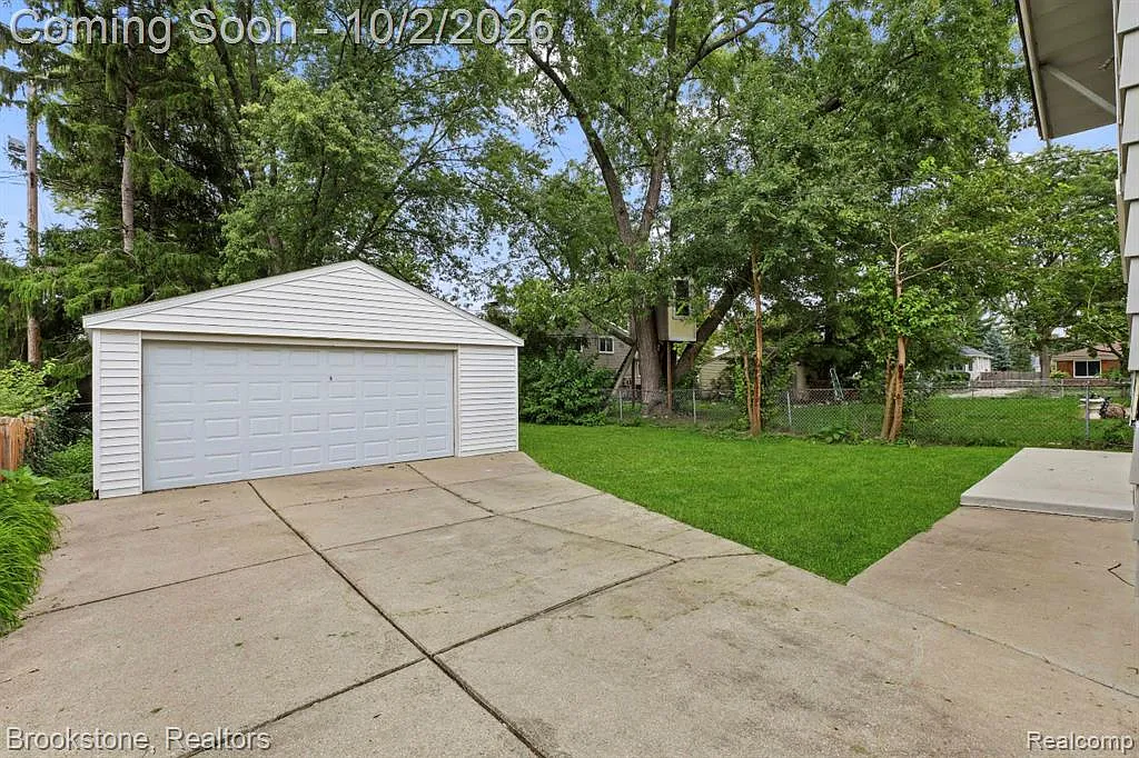2 bed, 1.0 bath, 1312 sqft, $2,300 — Photo 4