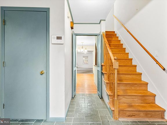 4th image of 5407 Woodlyn Ct