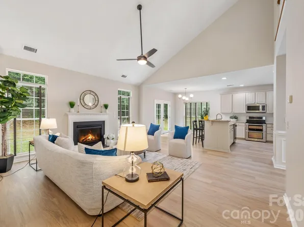 20307 Southshore Dr, Cornelius, NC 28031