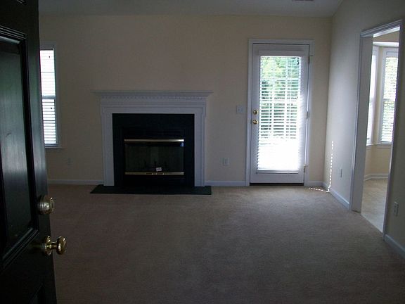 3rd image of 1878 Neese Cir NE