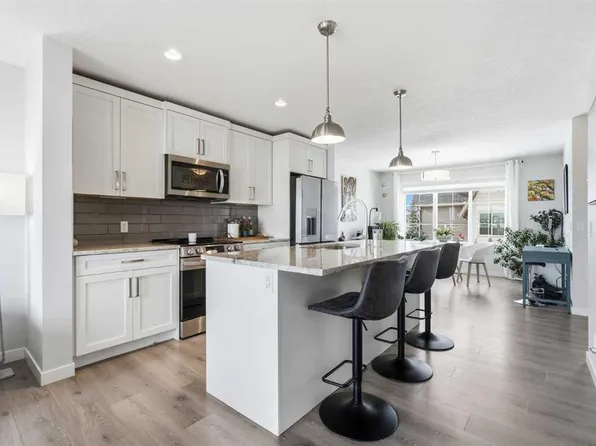 250 E Fireside Vw #2202, Cochrane, AB T4C 2M2