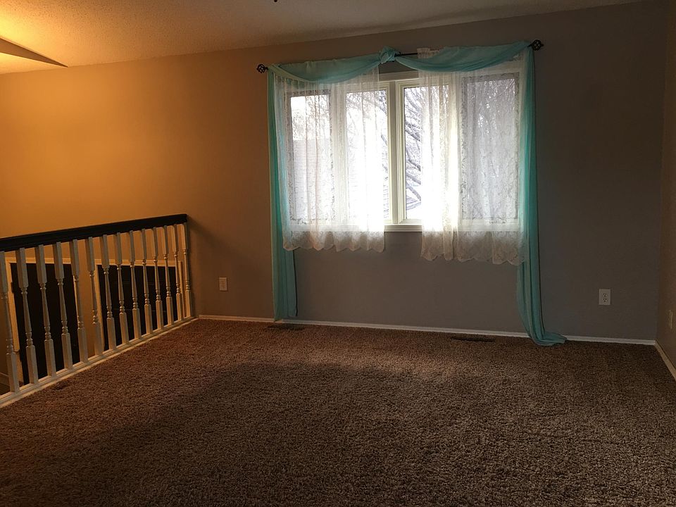 2nd image of 800 S Lakota Ave