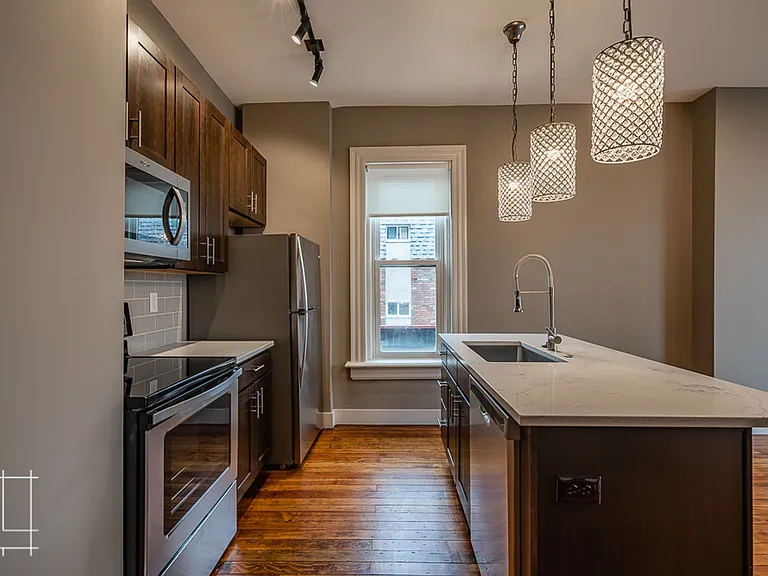 245 King Ave — Photo 2