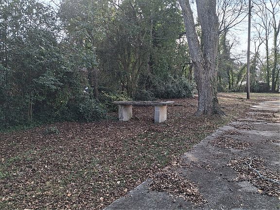 4th image of 1004 S Fant St