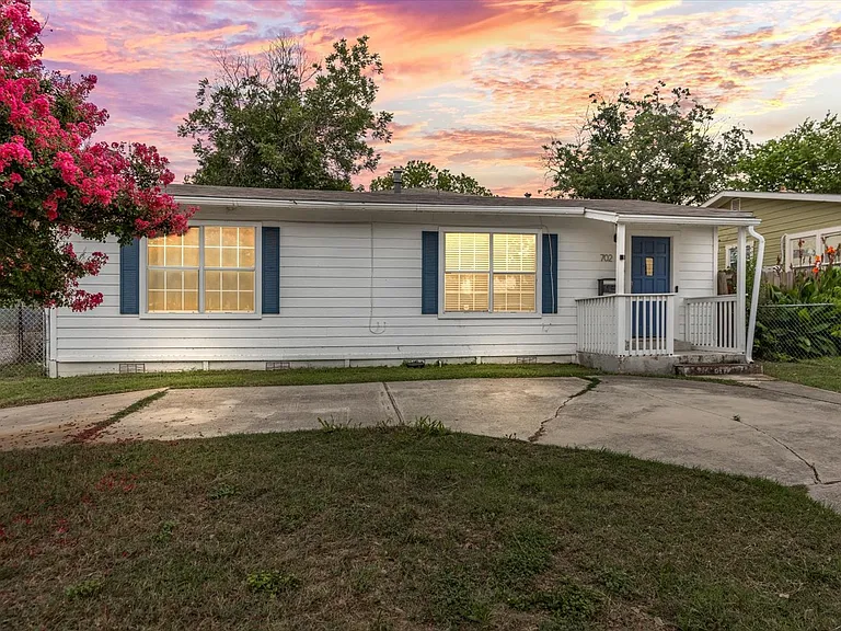 702 El Monte Blvd — Photo 18