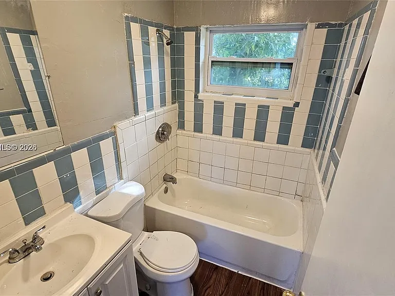 374 NW 31st Ave — Photo 10
