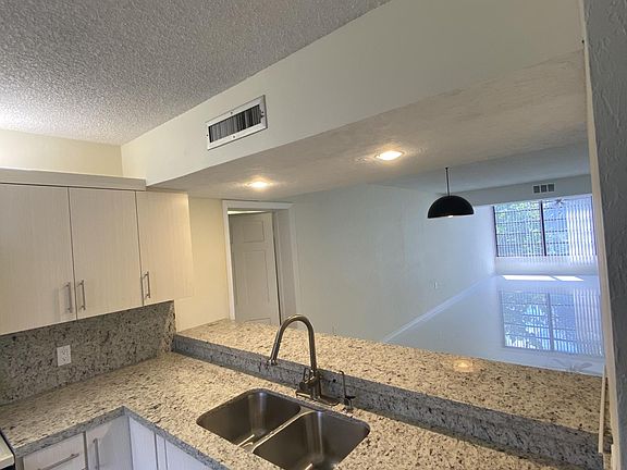 3rd image of 1701 Whitehall Dr APT 306