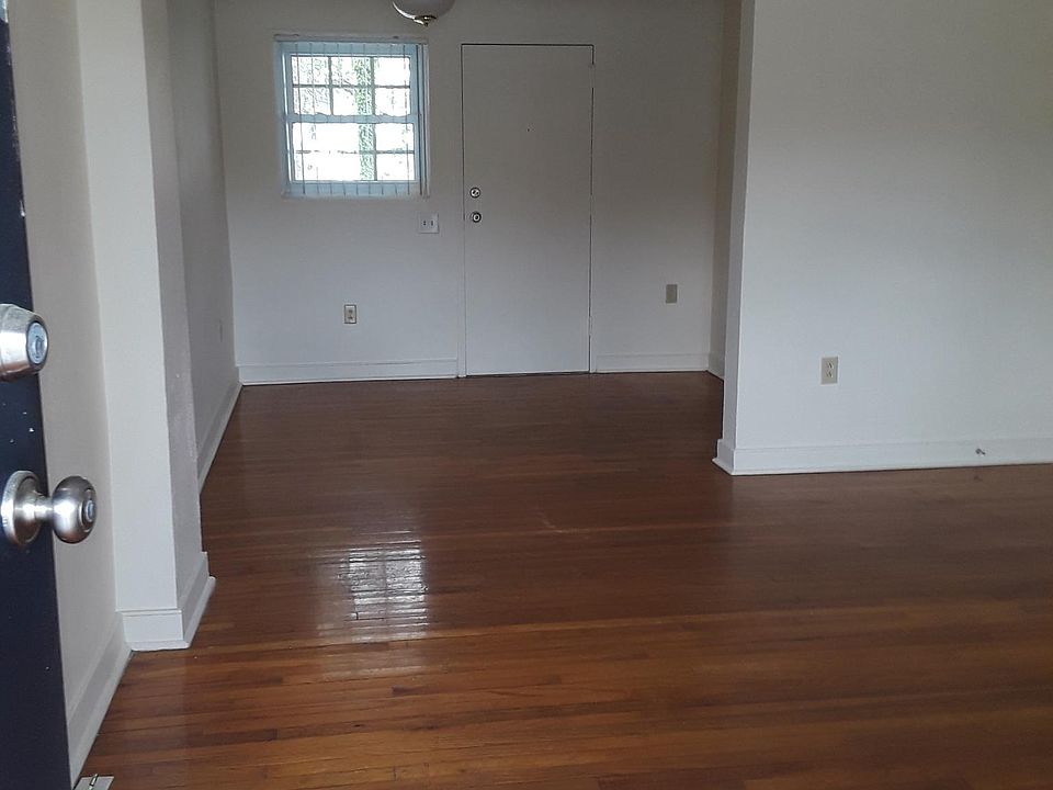 1st image of 17 Bender Ct