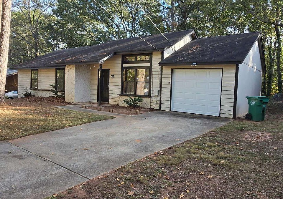 1st image of 2416 Newgate Dr