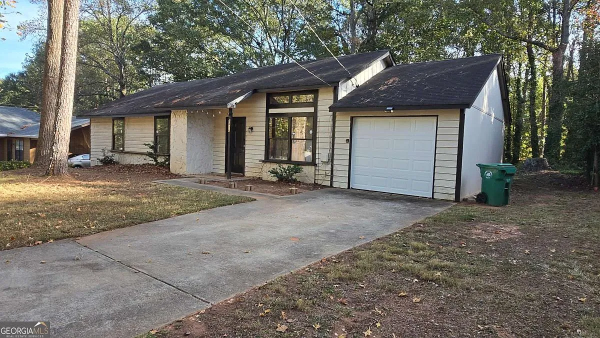 2416 Newgate Dr photo 1