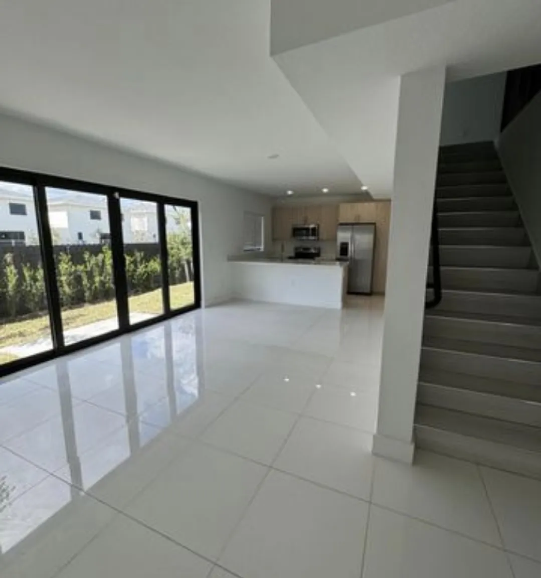 5 bed, 1902 sqft, $3,350 — Photo 4