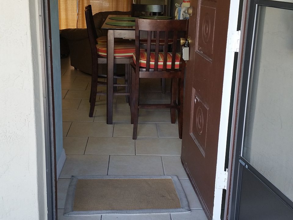 1st image of 1412 SE Paradise Ave