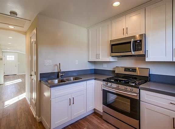 4th image of 3138 Grape St #Upstairs