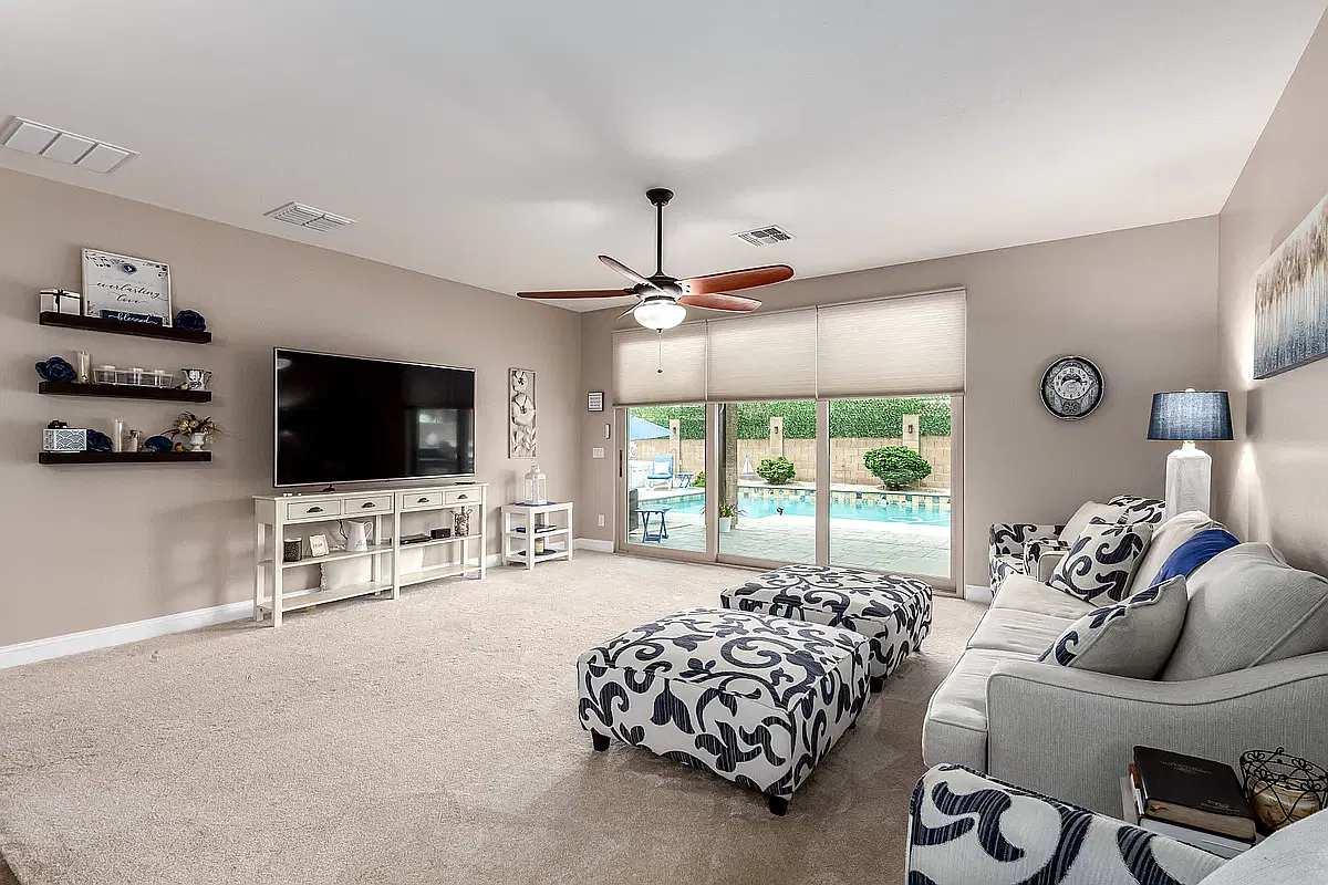 4 bed, 2.5 bath, 3207 sqft, $4,350 — Photo 2