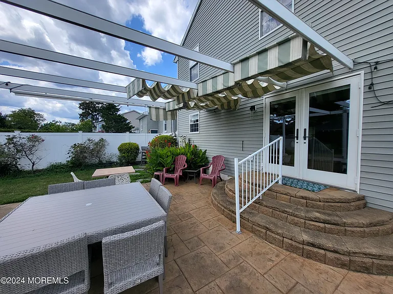 126 Elmwood Ave — Photo 26