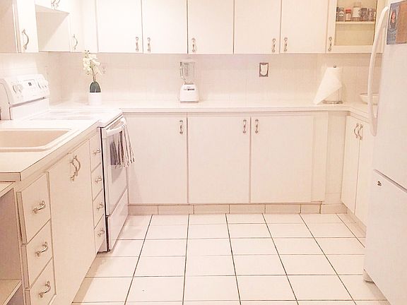 5th image of 5701 Collins Ave APT 904