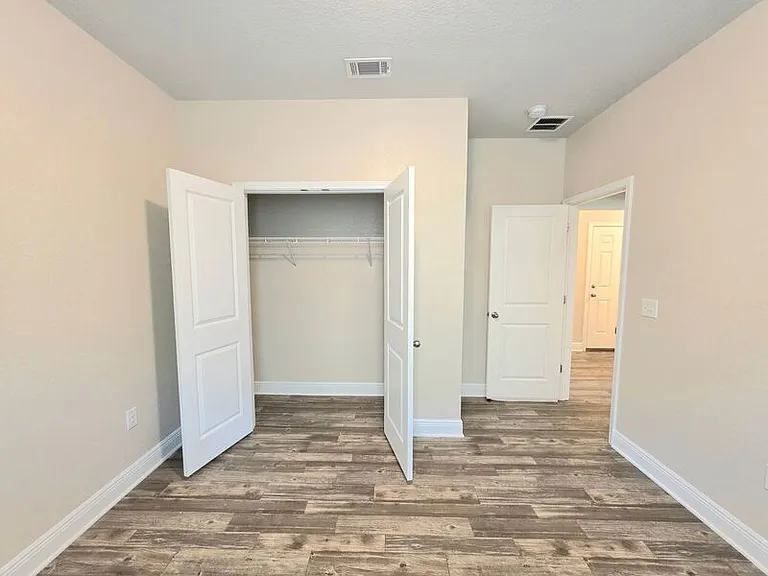 5297 Parkside Dr — Photo 11