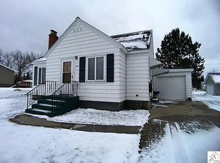 415 11th St NW, Chisholm, MN 55719