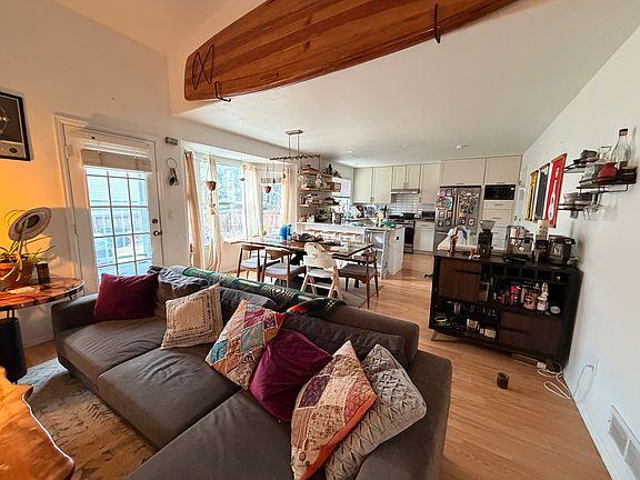 4th image of 2921 S Deframe Way