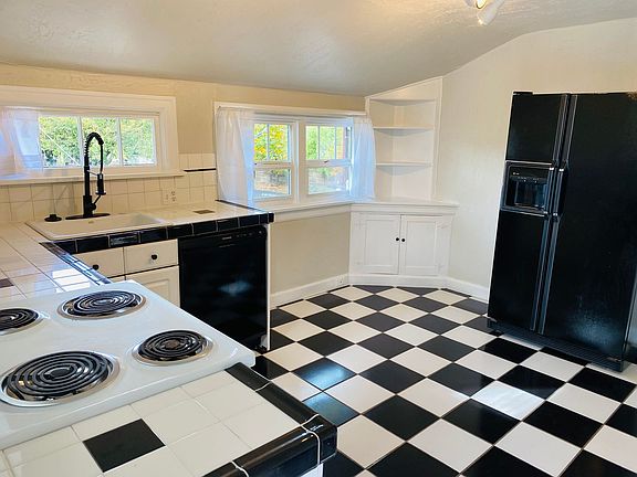 4th image of 2904 SE 62nd Ave #2906