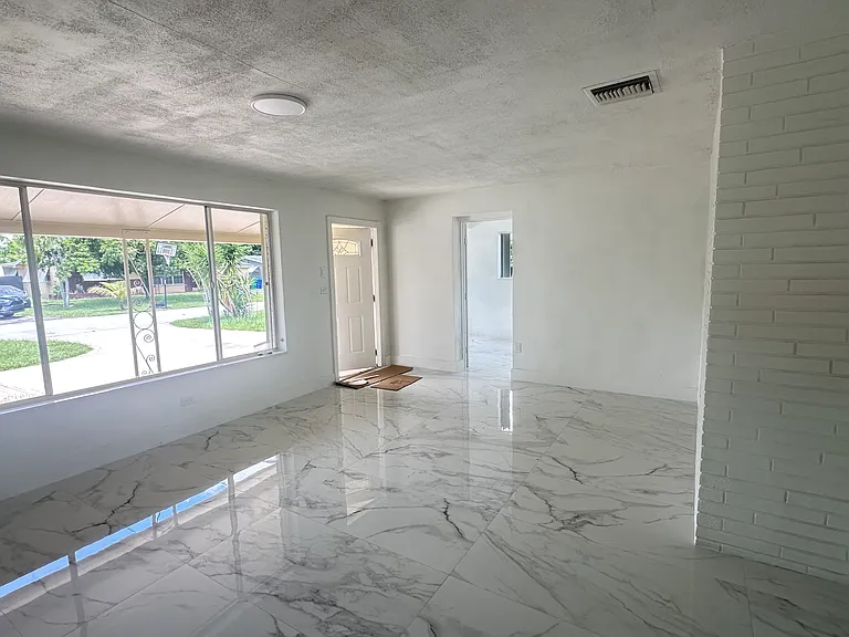 2401 Havana Dr — Photo 3