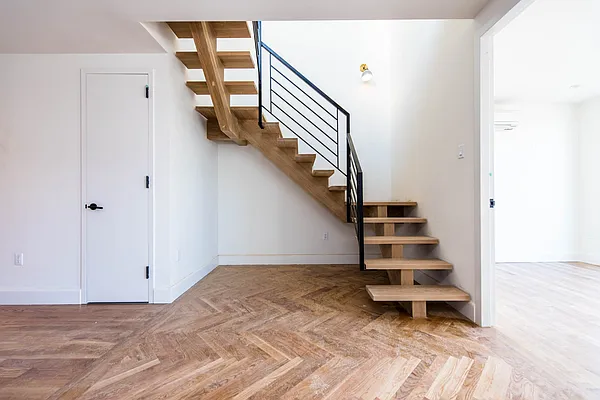 Rented by Nooklyn NYC LLC | media 71