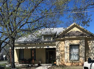 504 6th St, Comfort, TX 78013