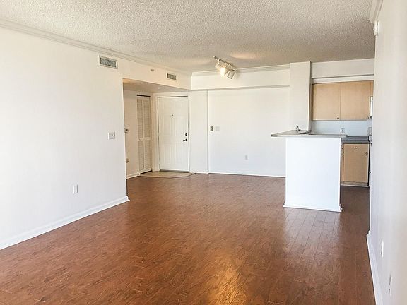 5th image of 1919 Van Buren St APT 614A