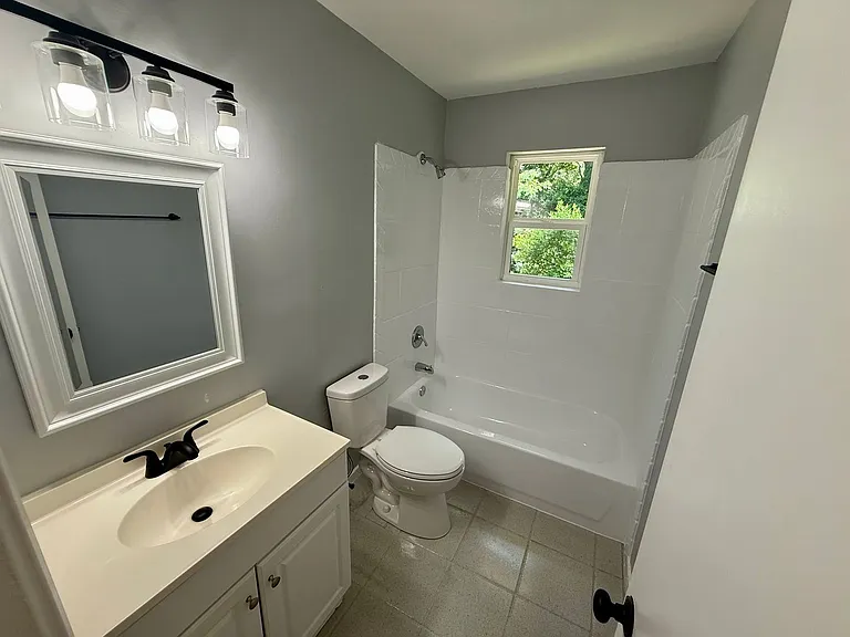 2457 Derwent Dr — Photo 6