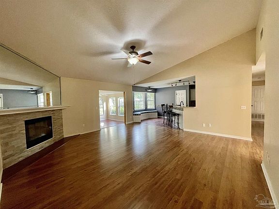 3rd image of 5498 Timber Creek Dr