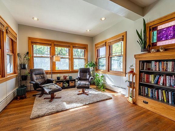 4th image of 411 University St