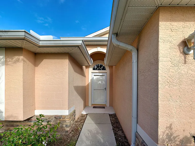 2134 Boxwood St — Photo 3