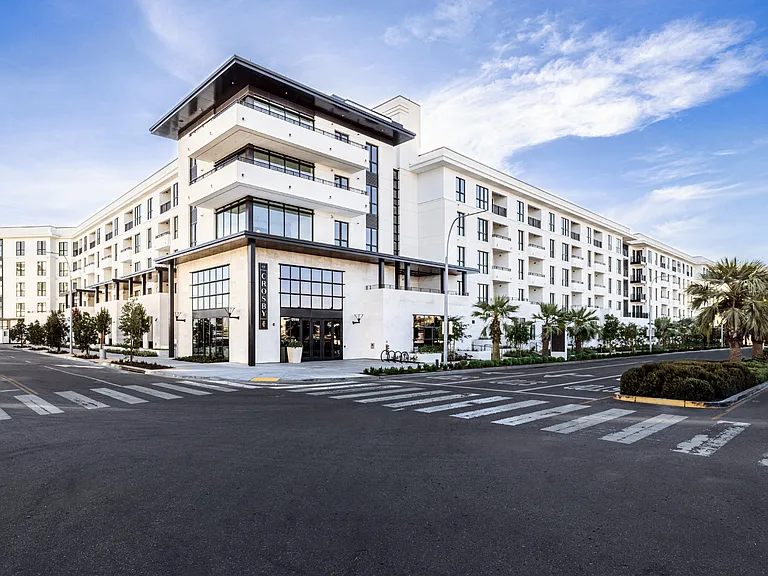 Hollywood Park Residences — Photo 24