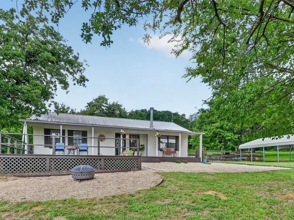 1300 Shannon Dr, Cleburne, TX 76031