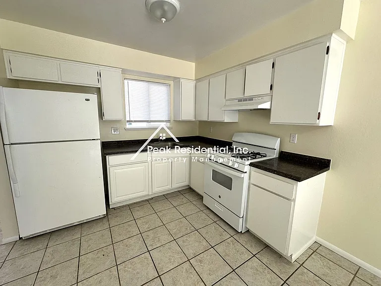 10262 Mills Station Rd — Photo 6