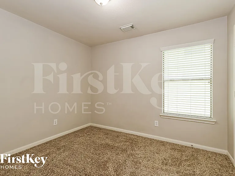 29311 Legends Hill Dr — Photo 16