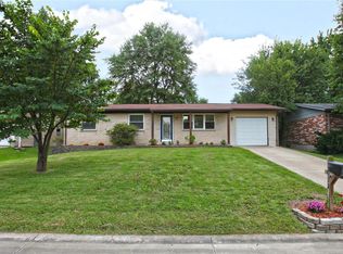 11932 Longmont Dr, Maryland Heights, MO