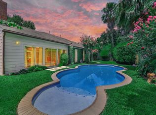 11402 Overbrook Ln, Houston, TX 77077