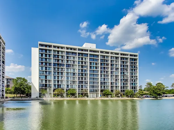 2015 S Finley Rd APT 310, Lombard, IL 60148