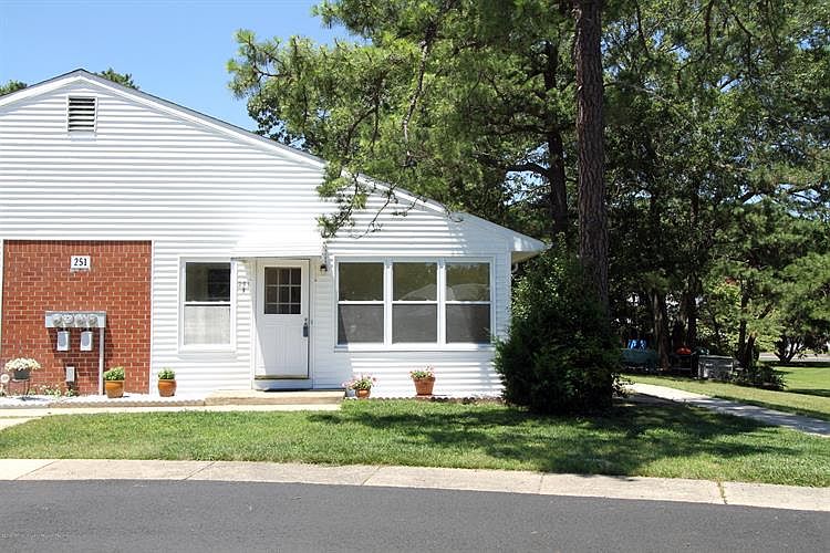 1st image of 251B Columbine Ave