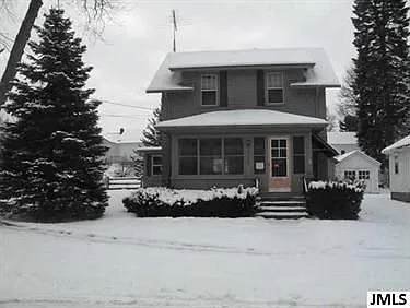 2660 Bow St photo 1
