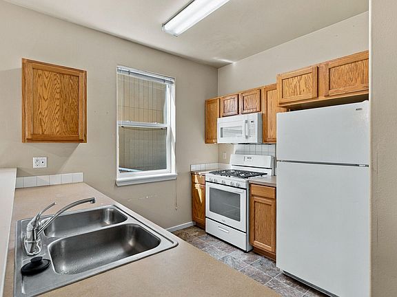 5th image of 20075 Doanna Way