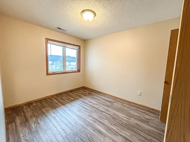 1627D Gunston Dr — Photo 6