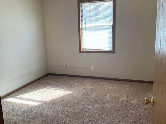 4th image of 824 E Prairie Hill Dr APT D