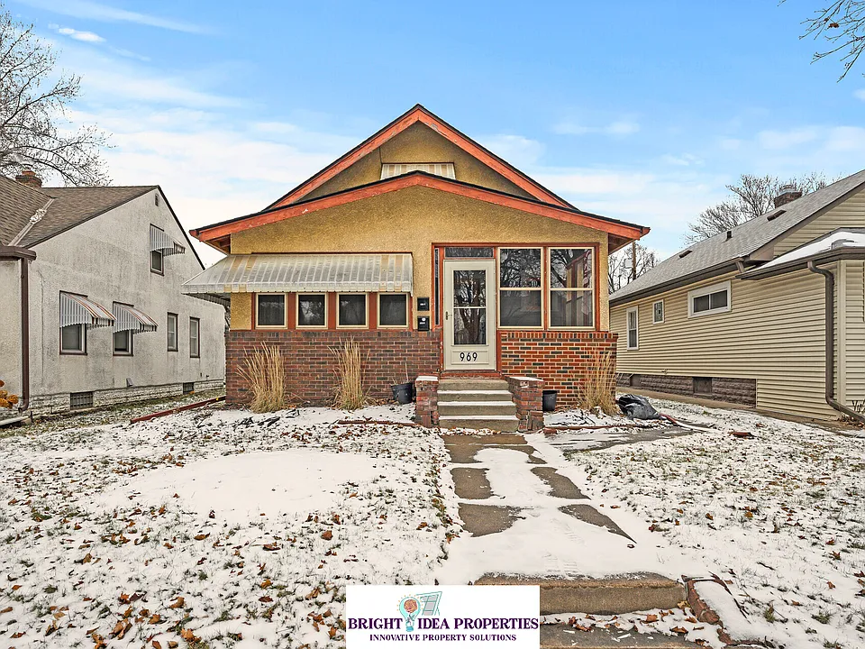 969 Lawson Ave E #2