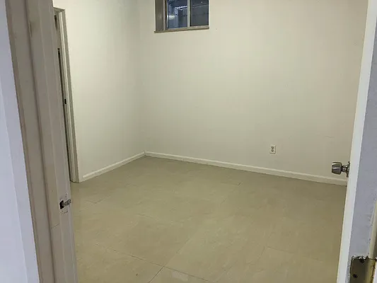 Rented by Signature Spaces NYC Corp | media 16