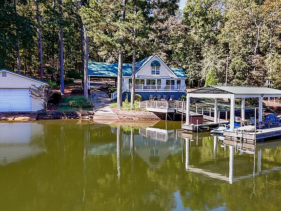 5th image of 144 Blackberry Rd