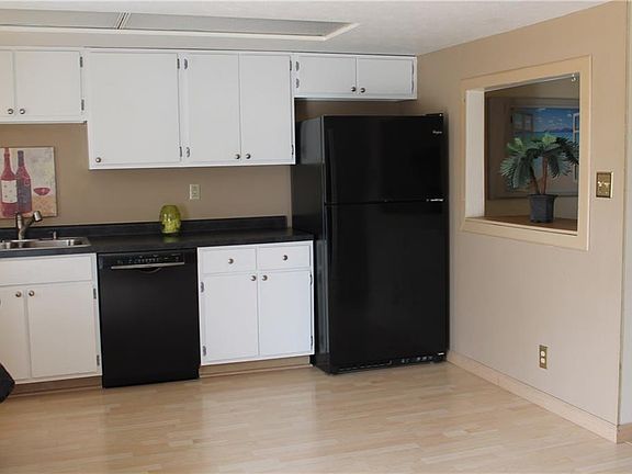 2nd image of 120 Freedom Ct